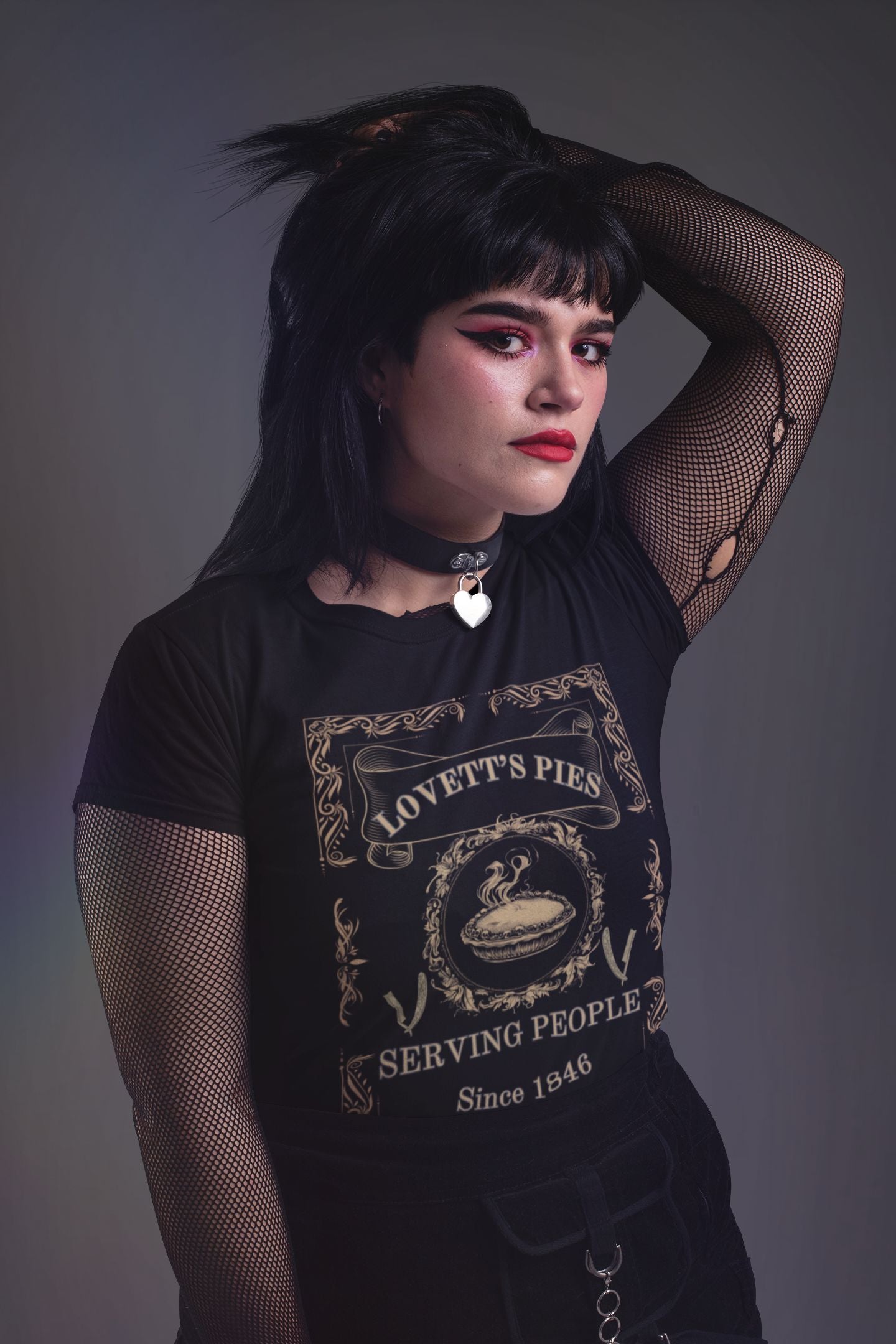 Lovett's Pies Women's T-shirt – Gothic Victorian Style for Theatre Lovers