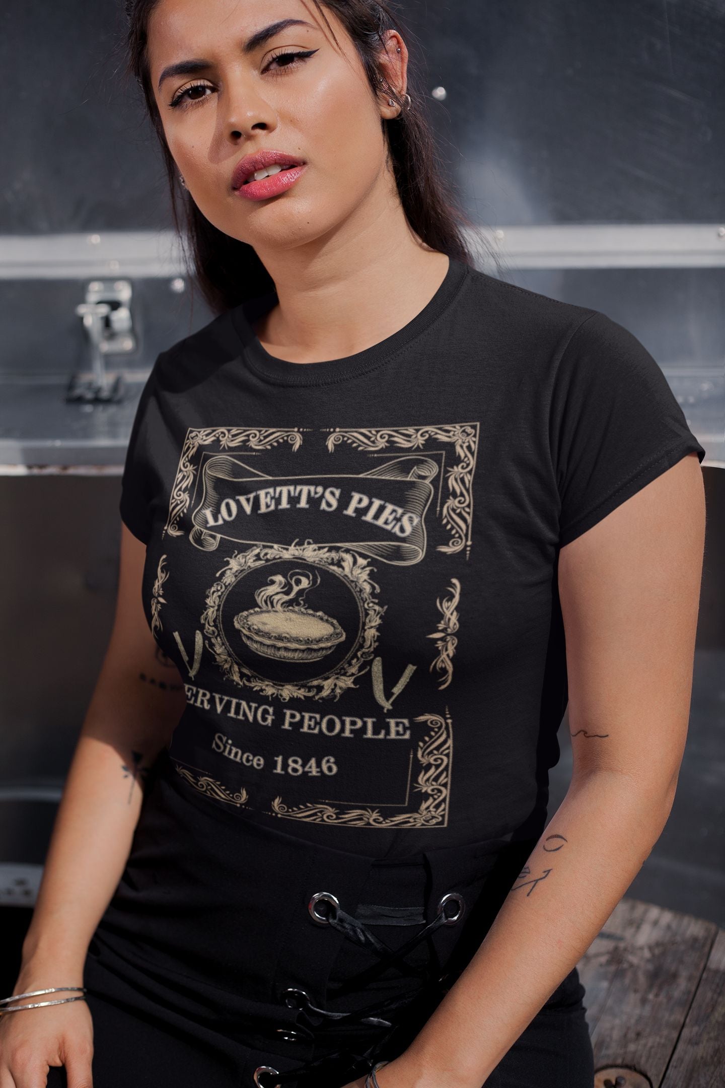 Lovett's Pies Women's T-shirt – Gothic Victorian Style for Theatre Lovers