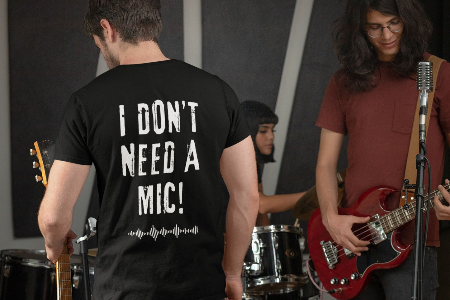 "I DON'T NEED A MIC!" Men's Singer Stage T-Shirt