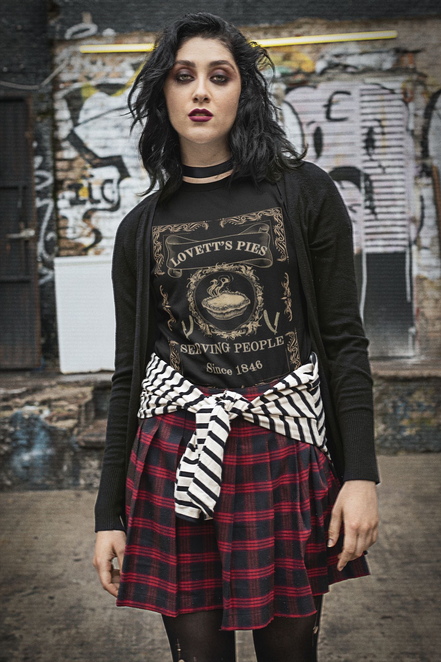 Lovett's Pies Women's T-shirt – Gothic Victorian Style for Theatre Lovers