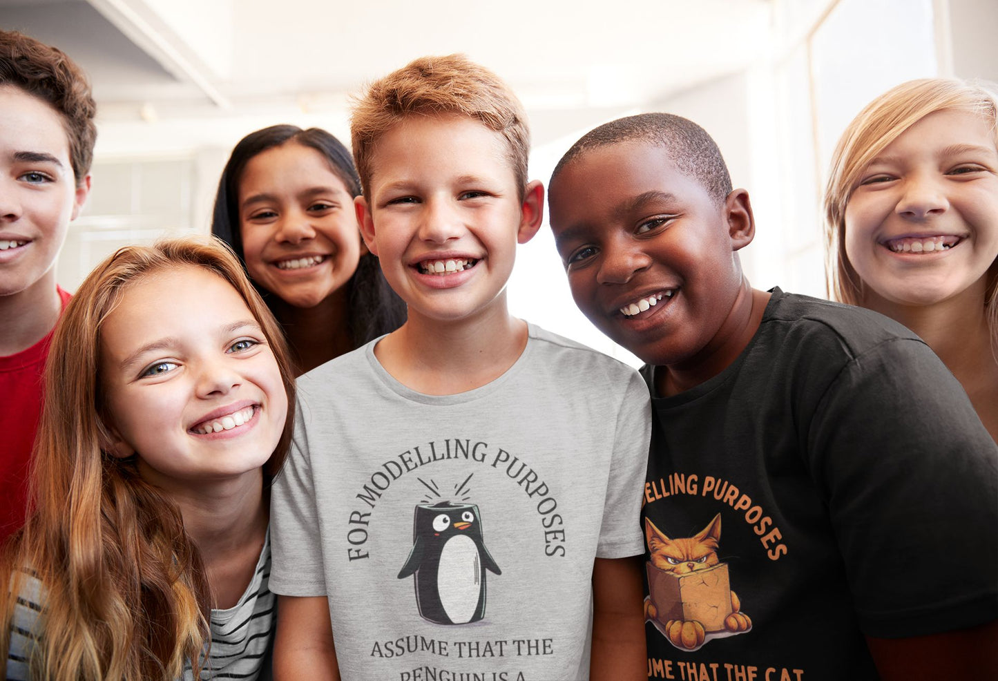 Perfect Cylinder Penguin Kids' T-Shirt – Fun Maths Humour for Boys & Girls