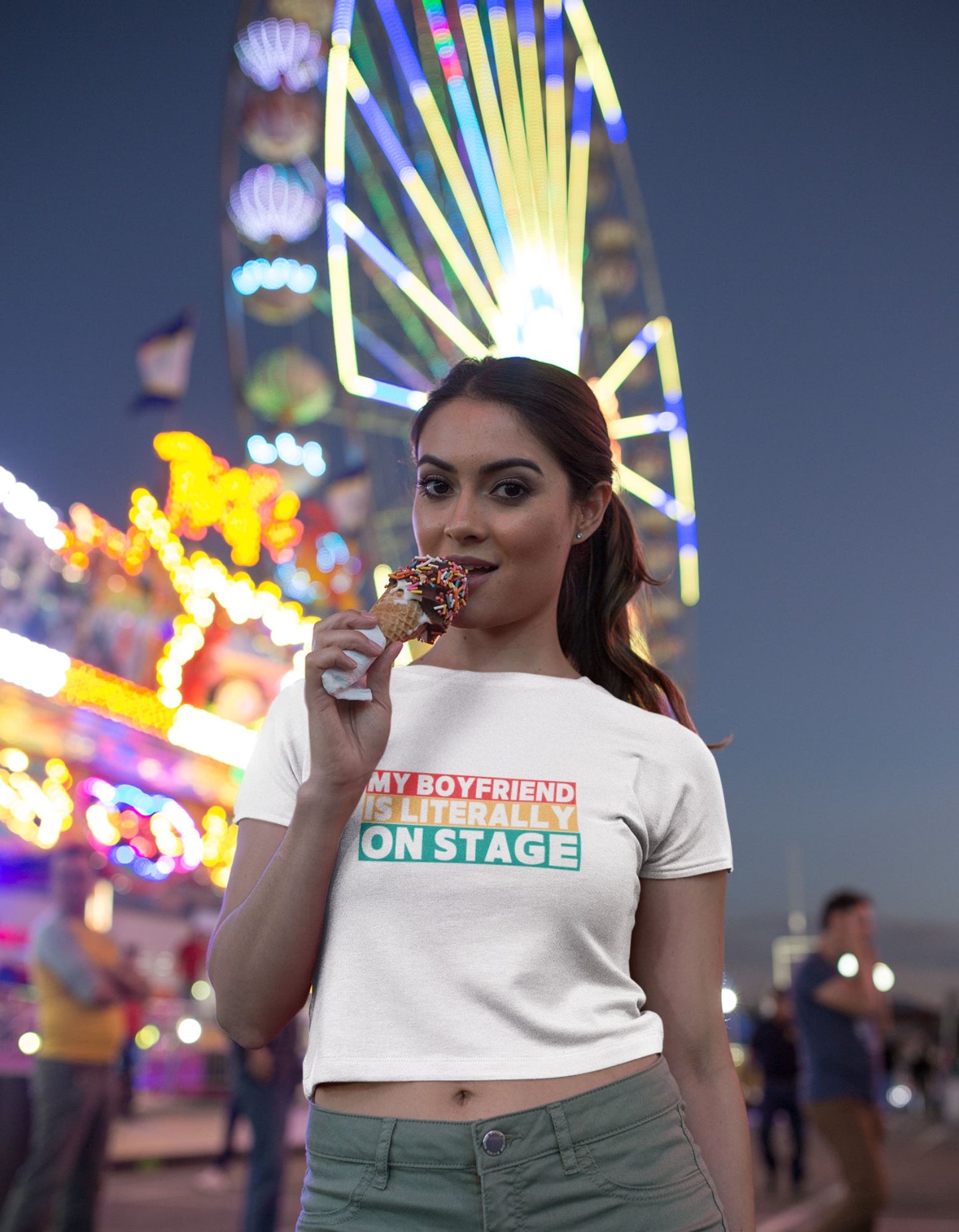 My Boyfriend Is Literally On Stage – Women’s Organic  Boxy Cropped T-Shirt